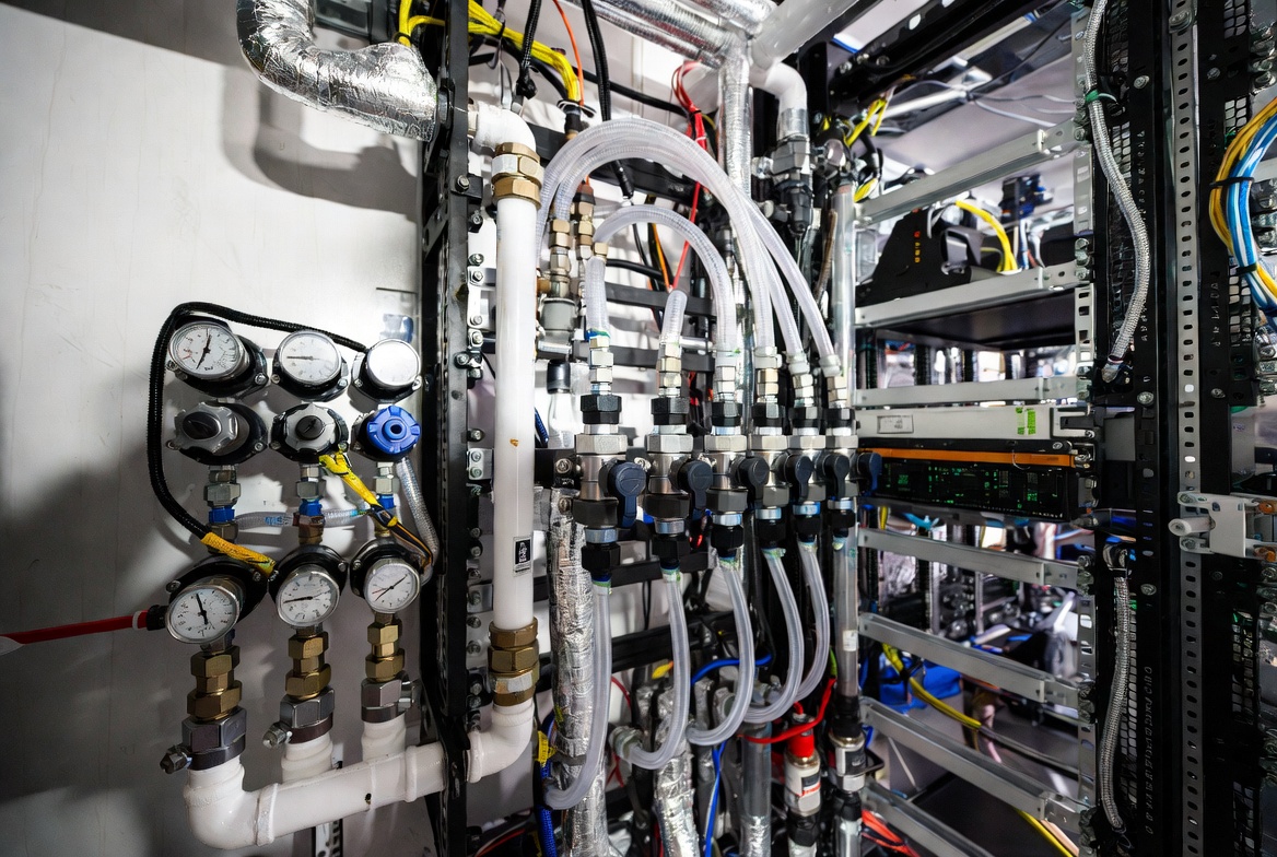 Data center cooling hardware